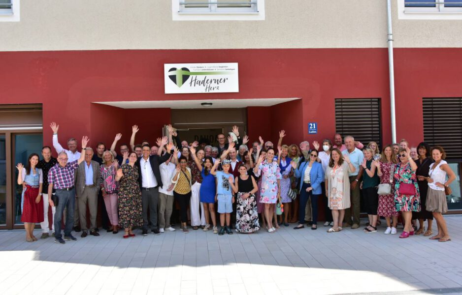 Gruppenfoto_Einweihung-Haderner-Herz-1-unsmushed Gruppenfoto_Einweihung-Haderner-Herz-1-unsmushed